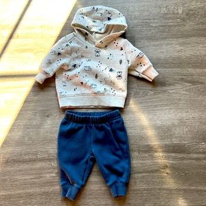 Cute little Carter’s sweatshirt-sweatpants.